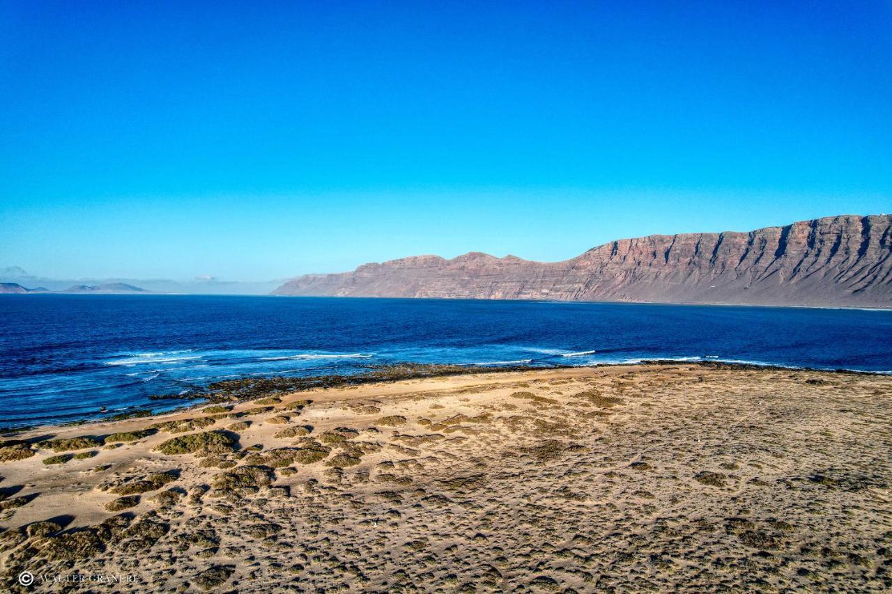 Casa Hespi-View To Famara Beach Exterior photo